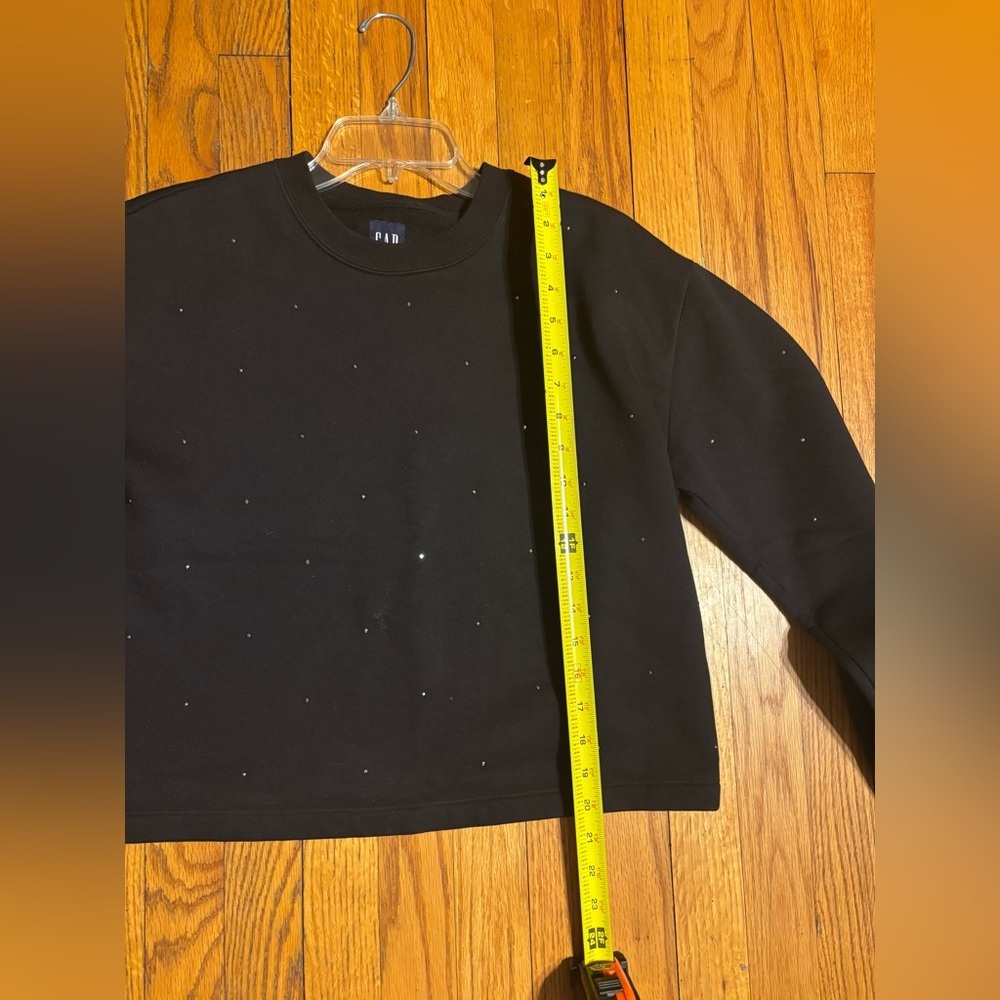 GAP Black Crewneck Sweatshirt with Logo Tag - Picture 9 of 9